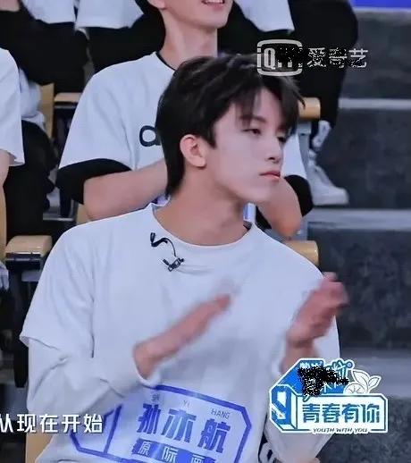 因辱华遭封杀的明星道歉视频,品牌辱华事件对我国影响
