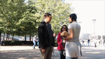 网红她伦敦办了场假画展，一幅画竟卖出1500英镑，你怎么在看？