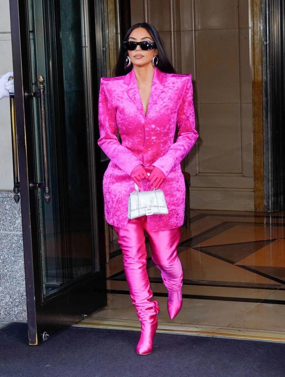 金色链条奢侈品包包,酒桶型镂空奢侈品包包