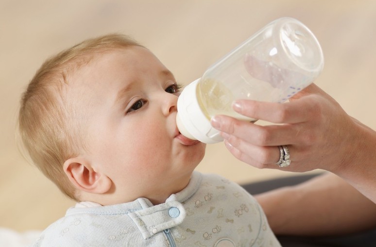 雀巢进口奶粉好还是国产奶粉好,进口奶粉买哪个品牌好