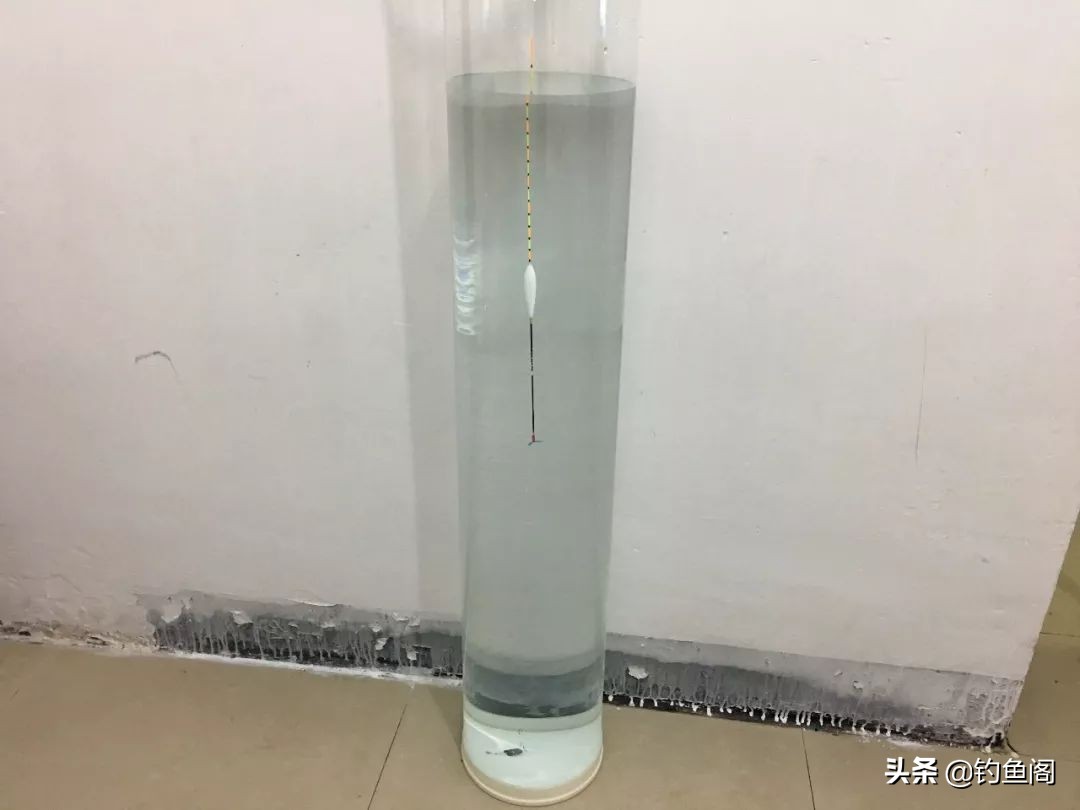 新手带钩调漂最简单方法,新手钓鲤鱼的最佳调漂方法