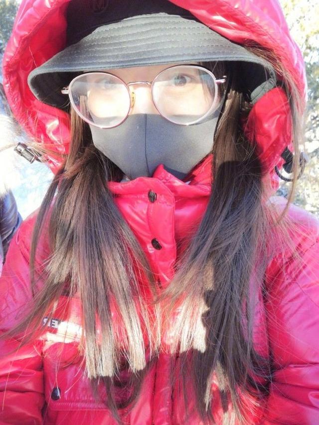 唐嫣一袭白色系礼服裙,唐嫣保暖穿搭