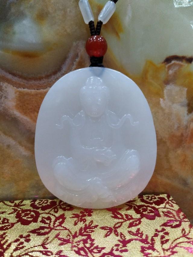 到新疆旅游买和田玉是在哪个地道,到新疆买玉石靠谱吗