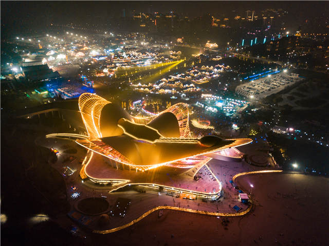 金沙滩啤酒城吃住攻略,金沙滩啤酒城有什么玩的