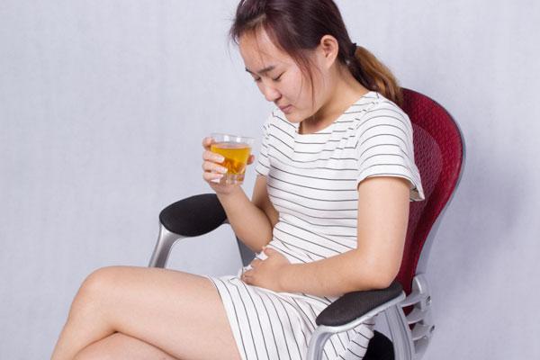 胃反酸水烧心胃里热怎么快速缓解,胃里经常反气是怎么回事