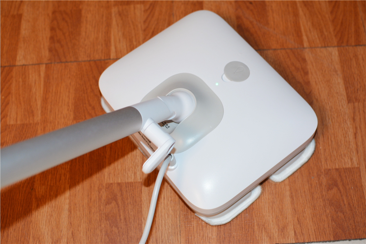 小米有品众筹上线洒哇地咔蒸汽拖把，即拖即干，性价比超高