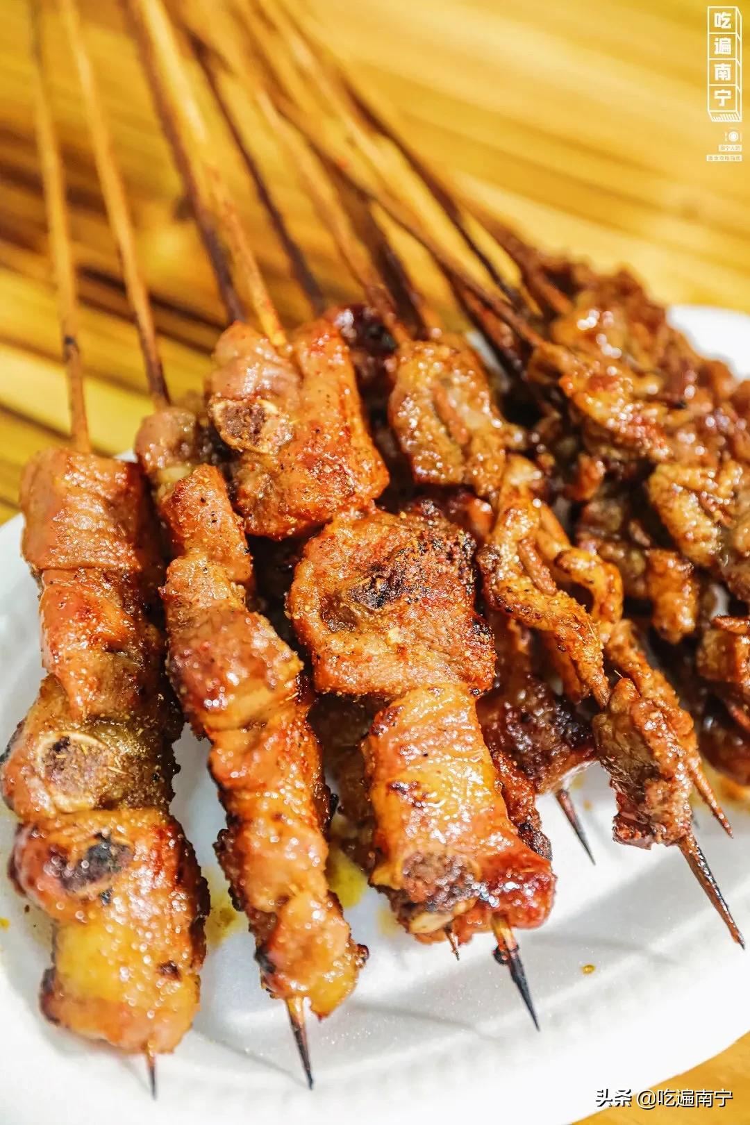 南宁东盟商务区烧烤摊,南宁2021烧烤店铺排行榜前十名