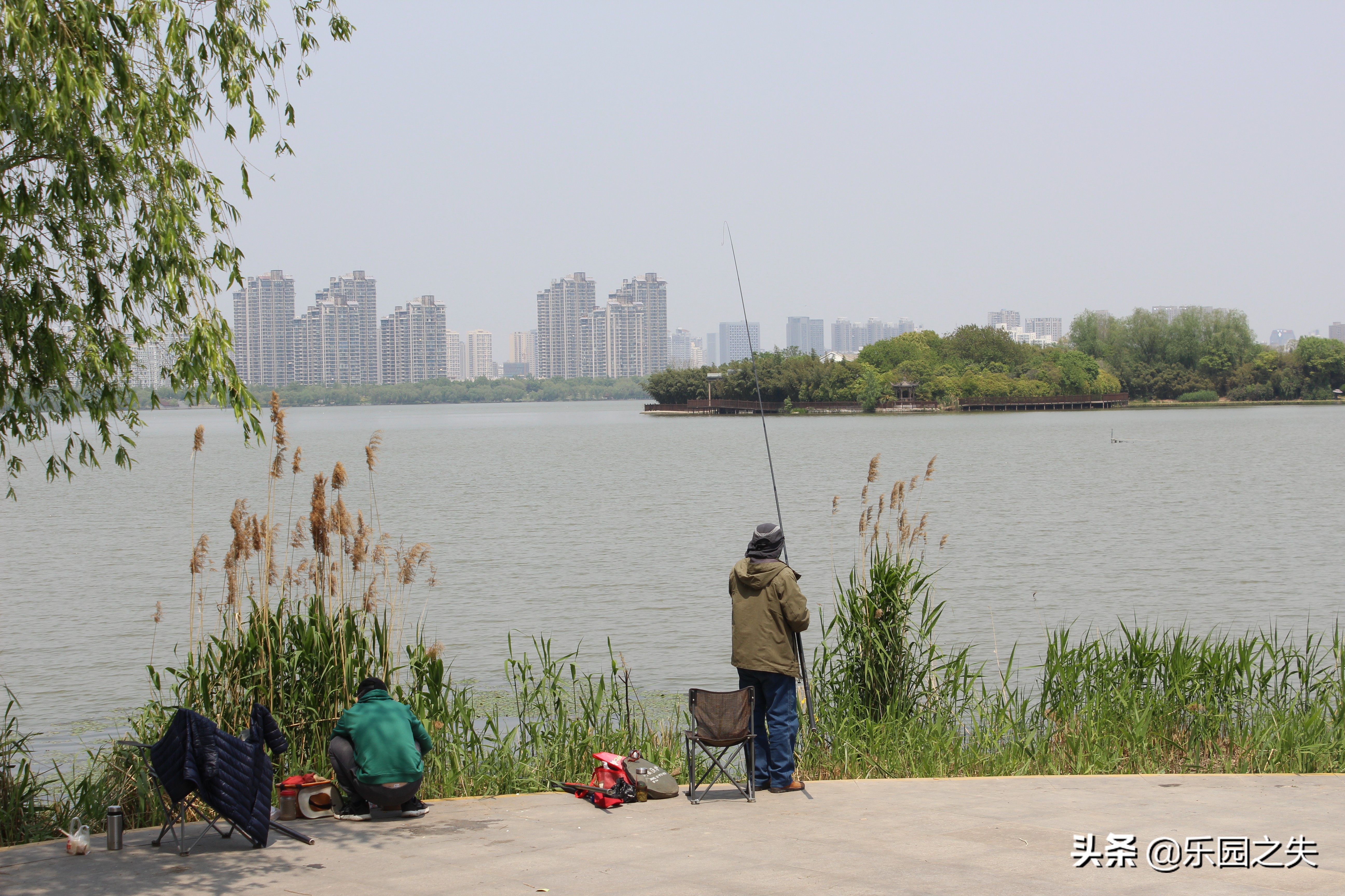 野钓莲花湖水库钓鱼技巧,百花湖野钓如何选钓位最佳