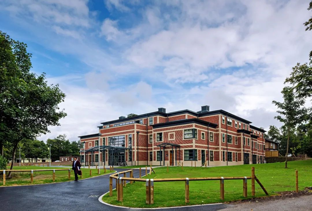 英国私校推荐之皇家罗素中学,英国24所罗素大学