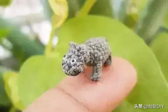 100种超迷你钩针小物钥匙包教程,100种超迷你钩针小物圣诞老人