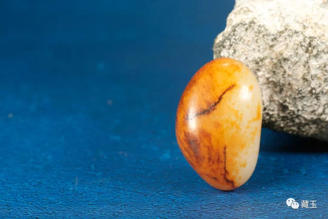 买到假的和田玉了怎么处理,买到假皮色的和田玉能报警吧