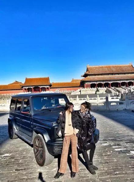 开车进故宫空姐被扒！溥仪都要买票，特朗普也须步行，你凭啥？