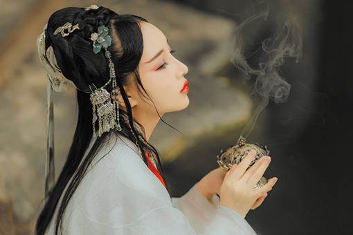 清朝妃子来大姨妈怎么办,嫔妃来月经怎么处理