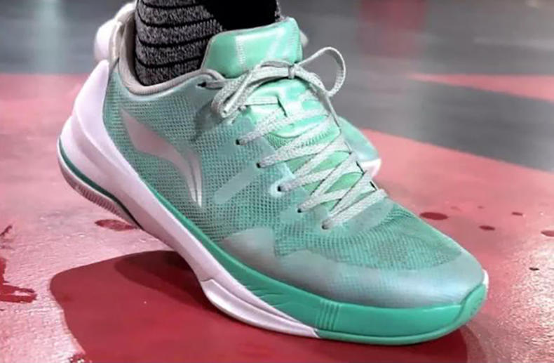 阿迪有39.5码的鞋子吗,值得入手的阿迪篮球鞋