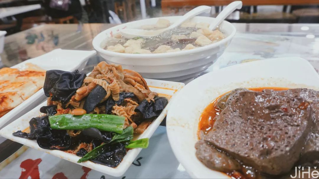 眺云海秘境、西子春晓，每一家都是旅行艺术，带你躺入春天~
