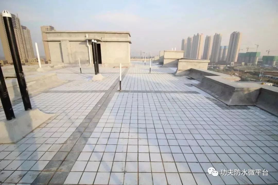 屋面防水施工应先做哪里的防水,屋面防水如何做省钱可靠