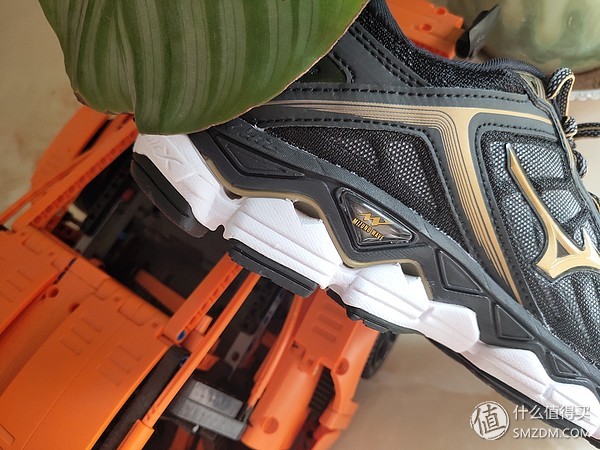 美津浓全掌减震,美津浓wavesky2怎么样