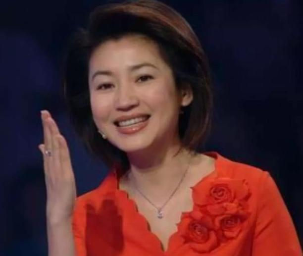 央视徐俐现状,王冰冰重返央视幕后