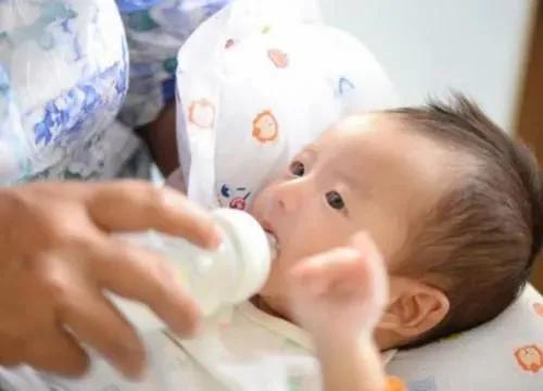 如何预防孩子扁头,怎么预防婴儿睡扁头