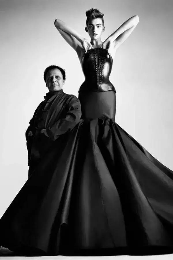 整个时尚圈都在吊唁的时装设计师“紧身衣之王”AzzedineAlaïa