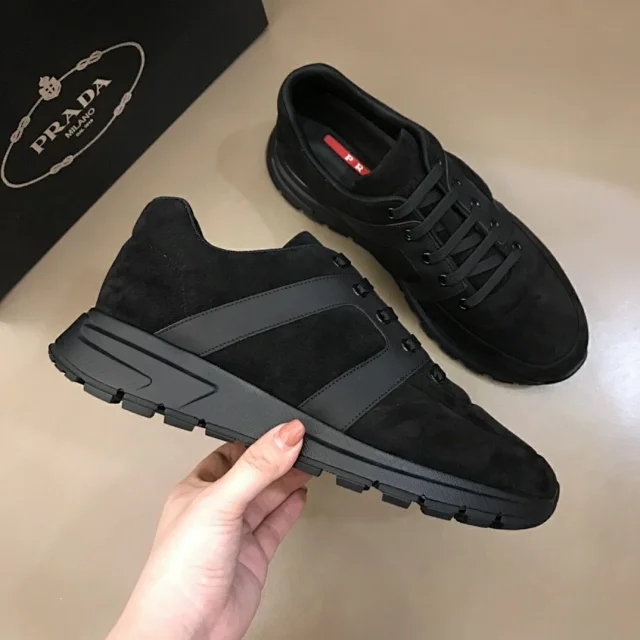 普拉达新款跑步鞋,普拉达最新款黑武士跑鞋