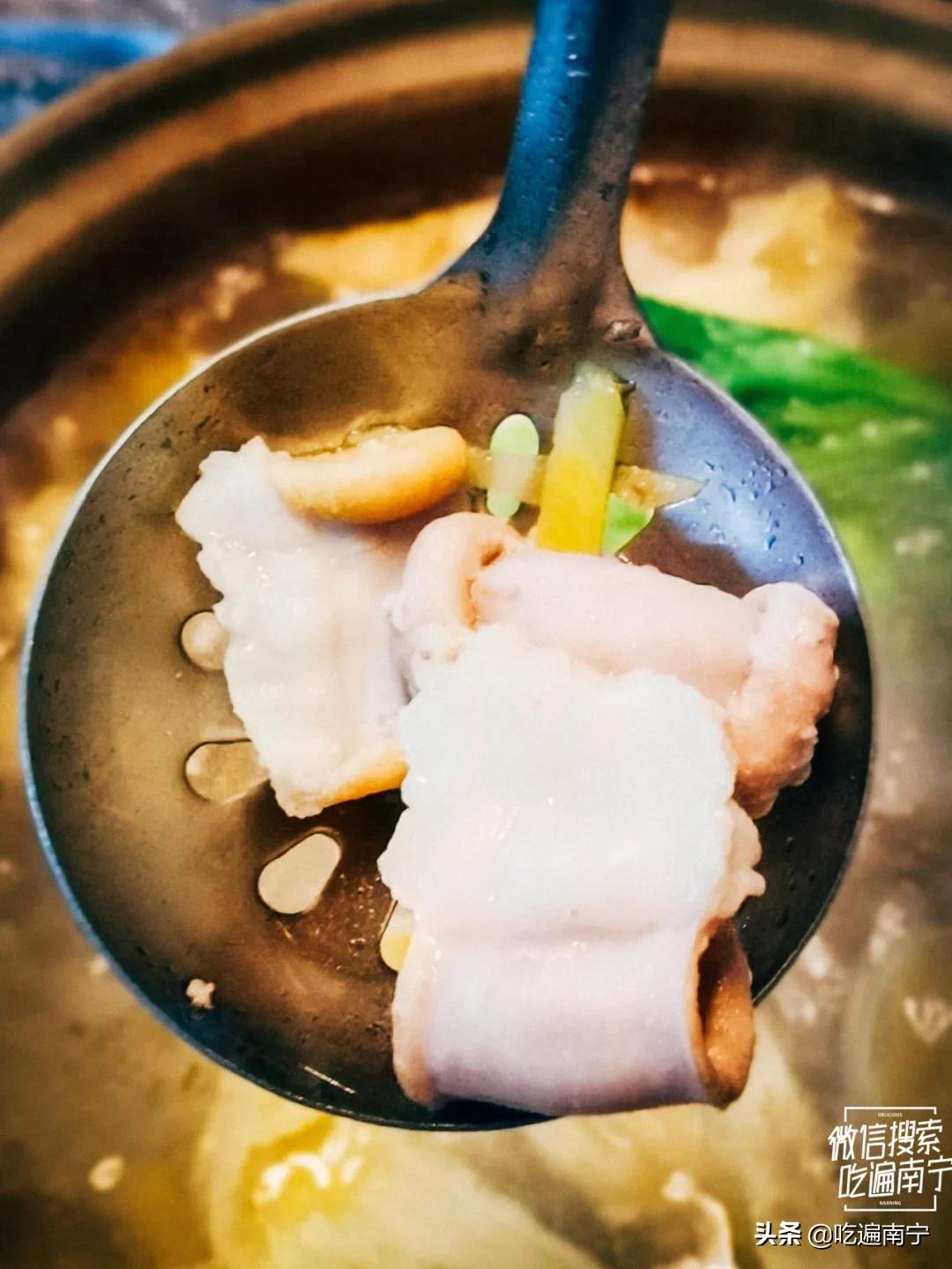 深夜大排档的富人区,富人区大排档餐厅