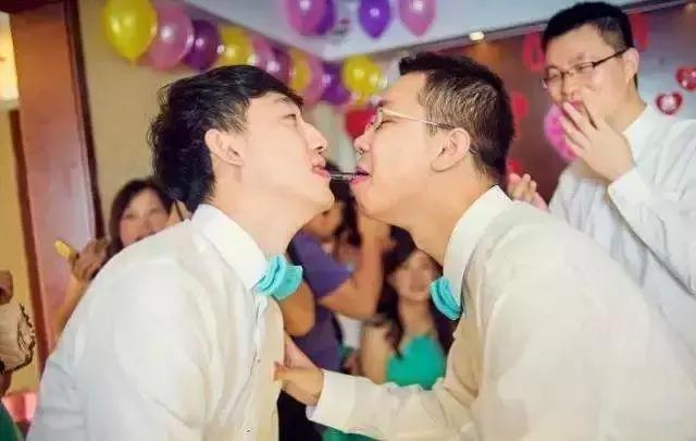 夏季浪漫婚礼游戏,婚礼游戏还能这样玩