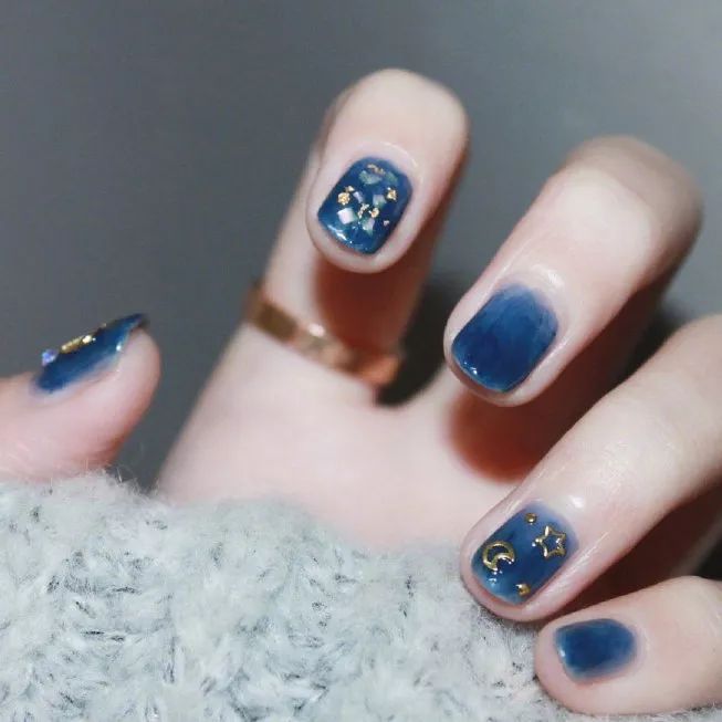 pantone的2018年流行色,pantone公布的今年流行色是什么