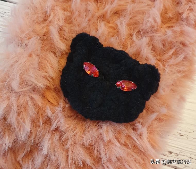 漂亮的钩针饰品,钩针小饰品教程图解