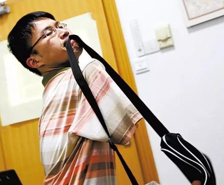 佩服！无臂博士王争：能写“一脚”好字，考进浙大又成留洋博士后