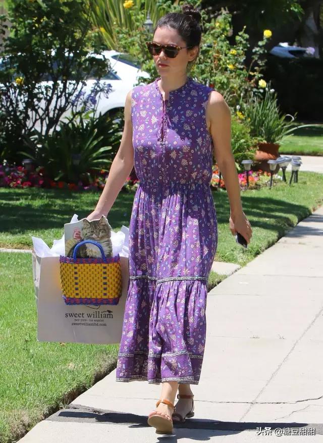 碎花裙怎么搭配好看,碎花裙怎么搭配更好看