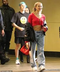 杨幂欧阳娜娜冰淇淋色,杨幂欧阳娜娜戚薇同款