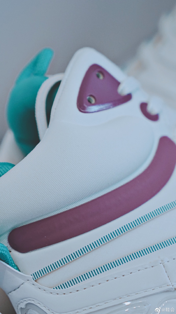 李宁第一双篮球鞋！937归来：中底䨻缓震，鞋面新科技，帅爆了