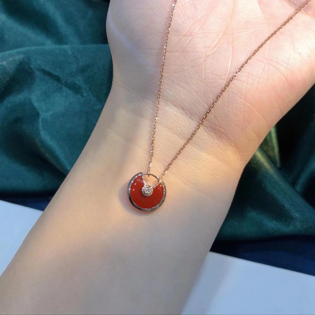 卡地亚宝格丽哪个保值,十大珠宝之首宝格丽经典款有哪些