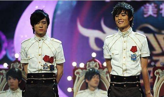 和李易峰一起出道的男孩,和李易峰同时代的男星