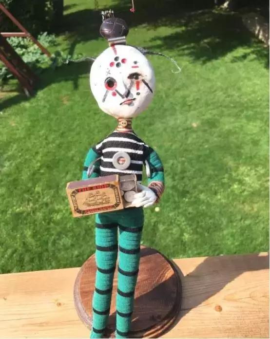 12岁男孩用捡来的破烂，亲手打造出一个暗黑王国，…