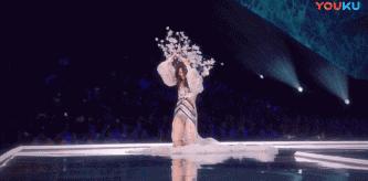 维密超模十大经典失误,维密超模十大经典瞬间