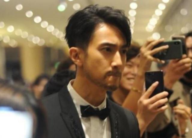 留了胡子反而更帅的男星,刮掉胡子帅到爆的男星