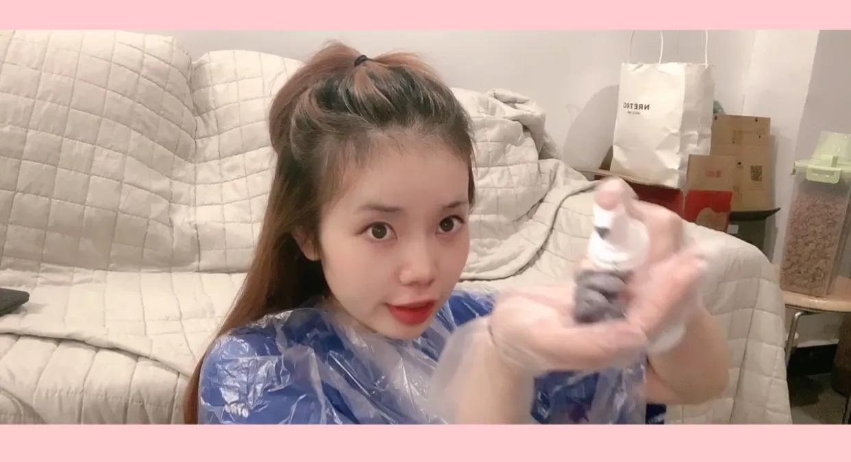 泡沫染发自己在家染教程,泡沫染发教程自己染发蓝黑色