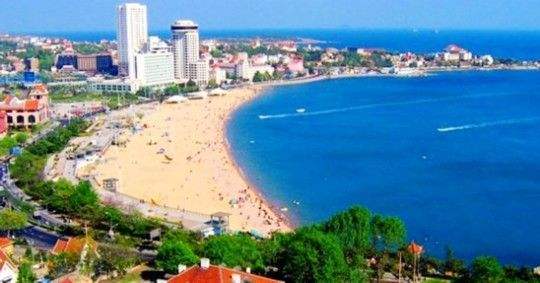 青岛是个很美的海滨,青岛被称为东方瑞士的原因