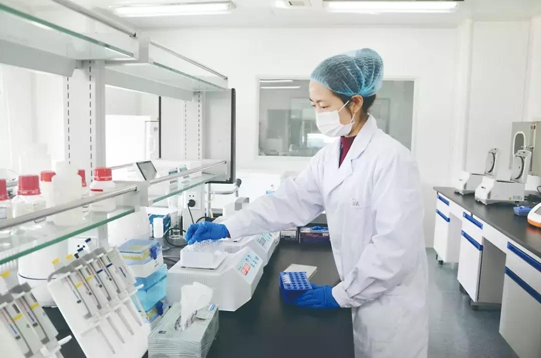 因为她们很漂亮的英语,因为他们让我的生活变得更美好