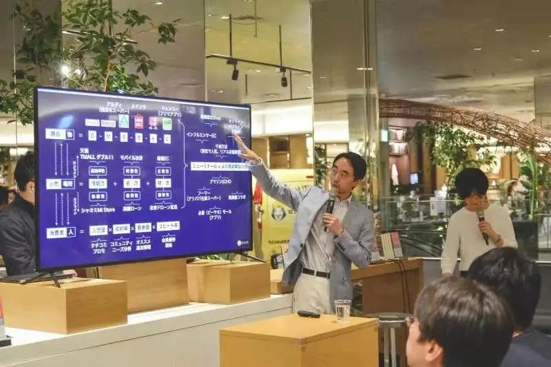 把书店的书拆了,小新拆书店