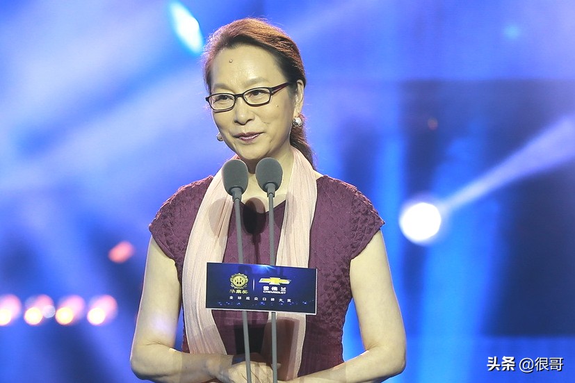 突围女角色,突围艺人主角