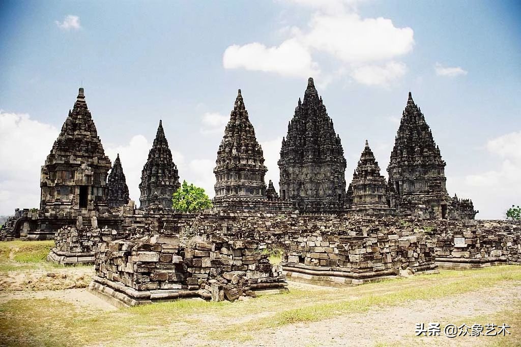 世界最大的佛寺在哪里,婆罗浮屠塔附近寺庙