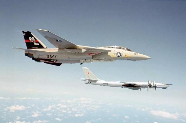 f-4重型舰载战斗机,f-14战斗机模型会飞的