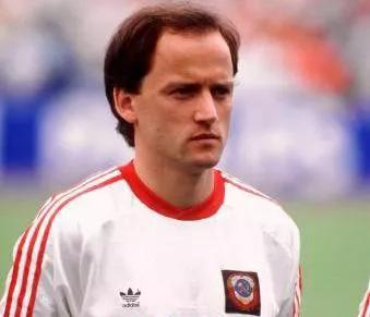 苏联史上十大足球巨星,东欧史上最伟大的球星