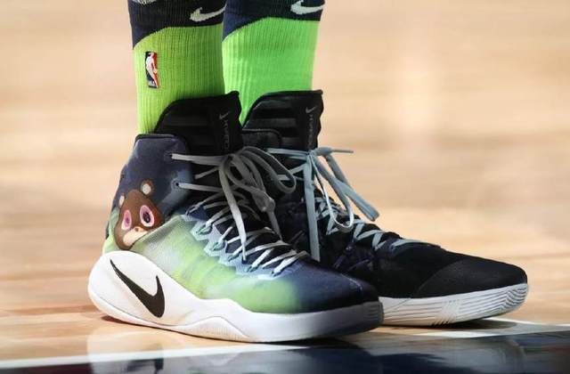 nba鞋王塔克上脚的dunk,塔克总决赛钻石球鞋