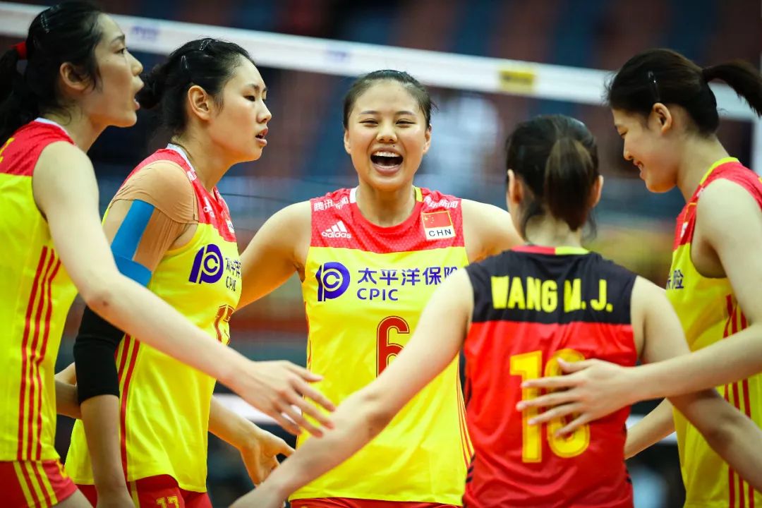 中国女排领军人物朱婷的辉煌历程,朱婷获誉中国女排