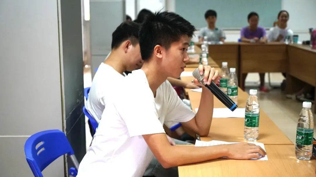 持续推进助学项目一路前行,资助育人守初心筑梦助学促成长