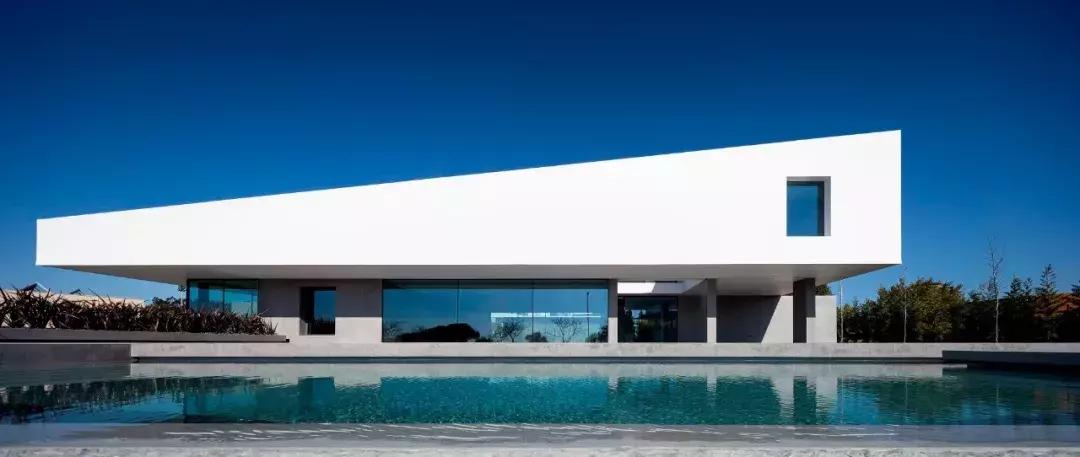 简单却又让人眼前一亮的装修,简洁的白色不简单的高级感